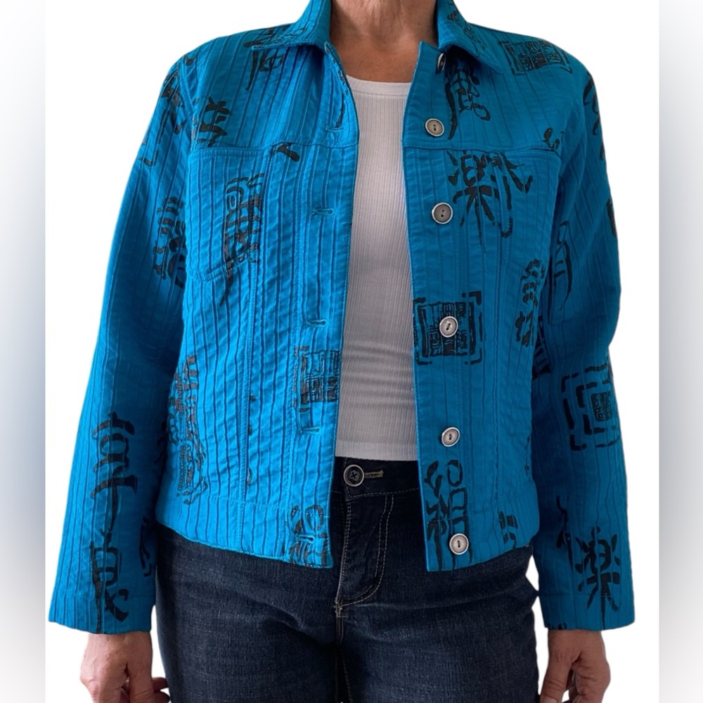 Chico’s textured turquoise jacket with Asian print  EUC fits Size M
